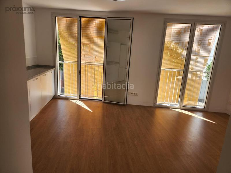 Foto adba87dc-d5b9-453f-bc36-28c3bd1d79d8. Rent apartment in Cruz Roja Sevilla