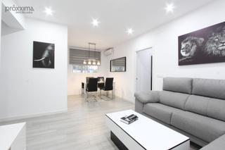 Haus  Concepcion reina pelaez. Casa reformada en una sola planta con azotea y patio  oportunida