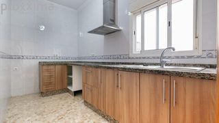 Flat in Palmete. Bajo en venta en palmete. .listo para entrar a vivir.