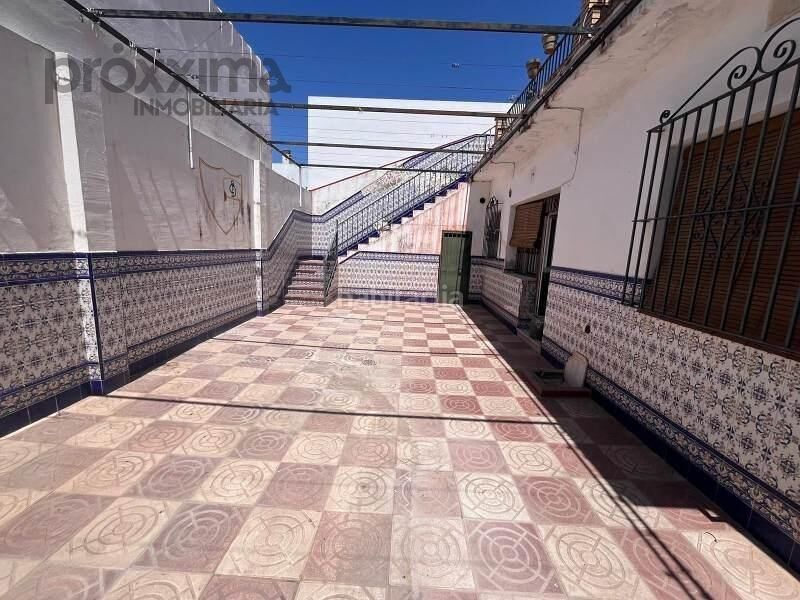 Foto a7f3c31b-7c89-4bf8-9bda-cf3af4097a7e. Casa adossada a Umbrete