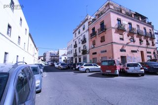 Miete Autoparkplatz in San Julián. Alquiler de plaza de garaje de temporada junio  septiembre