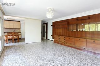Pis a El Plantinar - Avda. La Paz - El Juncal. Amplio piso en nervión, sevilla  oportunidad de inversión