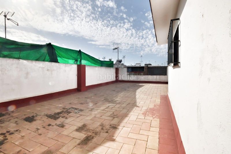 Foto 8a402f4f-8dbe-45fa-a37d-e378fcb546f3. Casa a Palmete Sevilla