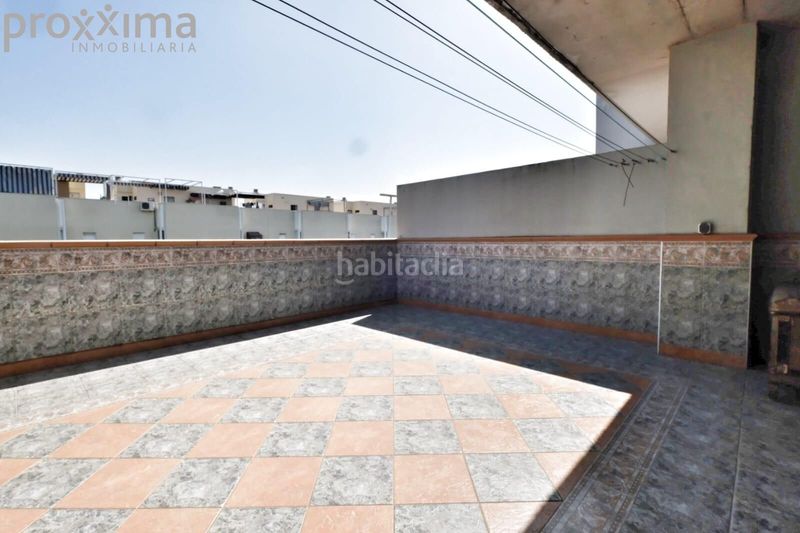 Foto d17f0440-1e33-44ed-807b-69c6fa73275d. Pis amb aparcament piscina a Palmete Sevilla