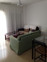 Rent Flat in Triana Casco Antiguo. Triana no se vive, se siente.