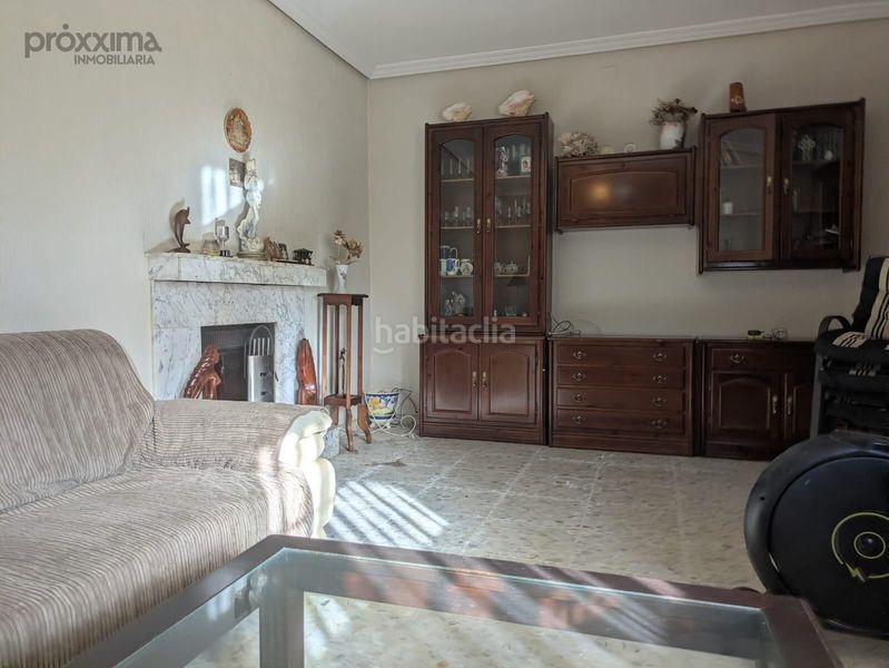 Foto eba8a8bc-1c78-47a5-89eb-e326c492646d. Masia amb aparcament a Rinconada (La)