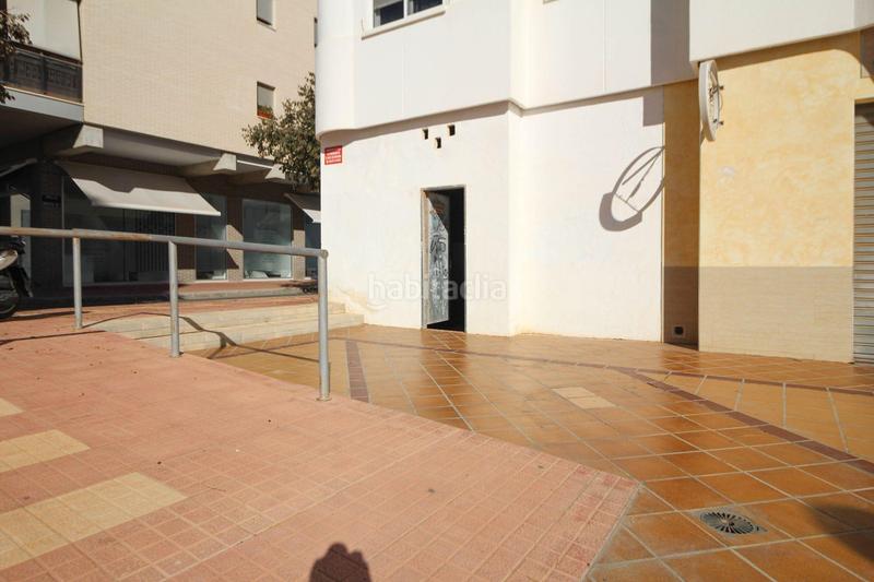 Foto f6be7a46-d4a8-4ac8-95fa-19c366d7d784. Locale commerciale in Campello Playa Campello (el)