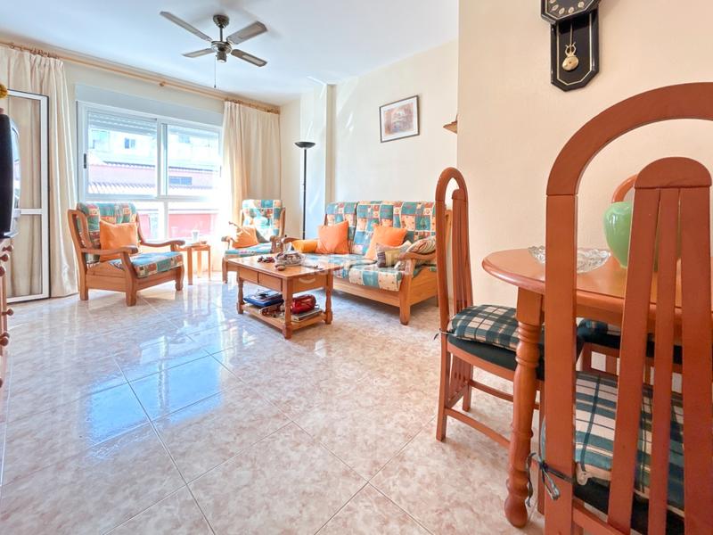 Foto 57ae8e21-4123-49ca-abf7-105bb1b993d4. Apartament amb aparcament a Campello Playa Campello (el)