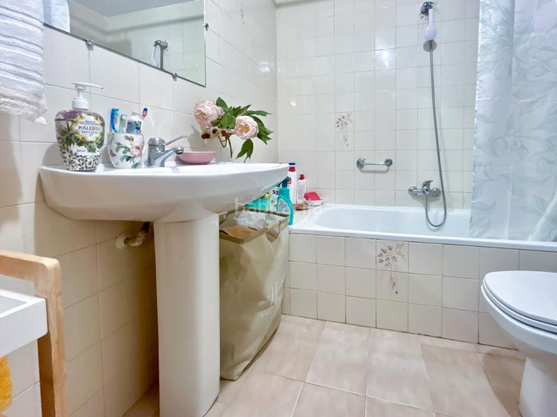Foto d939539c-dedc-431a-947d-ddf893bb7cbc. Apartament amb aparcament a Campello Playa Campello (el)