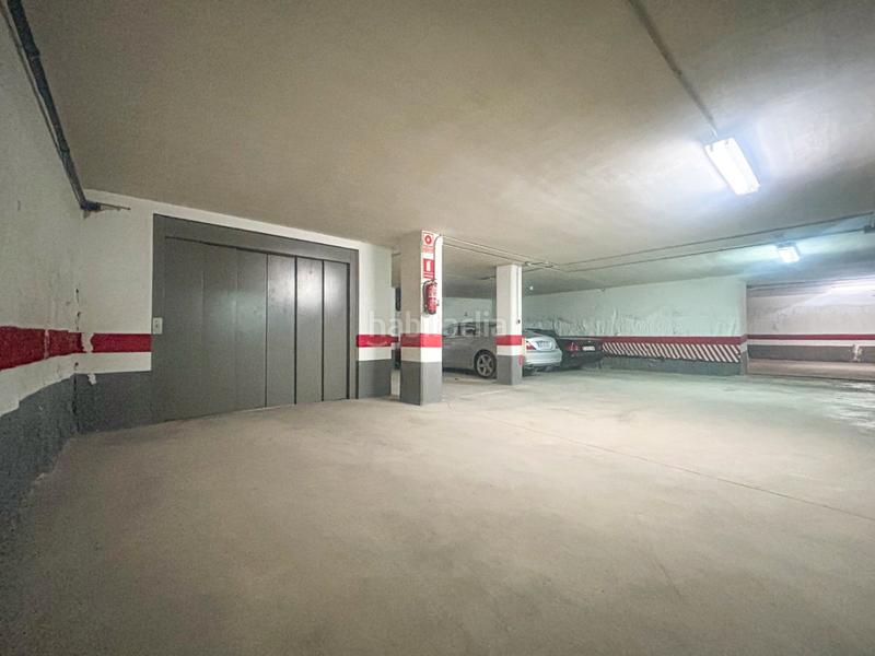 Foto 506ca240-9603-43b7-8853-25c84975b2a3. Car parking in Campello Playa Campello (el)