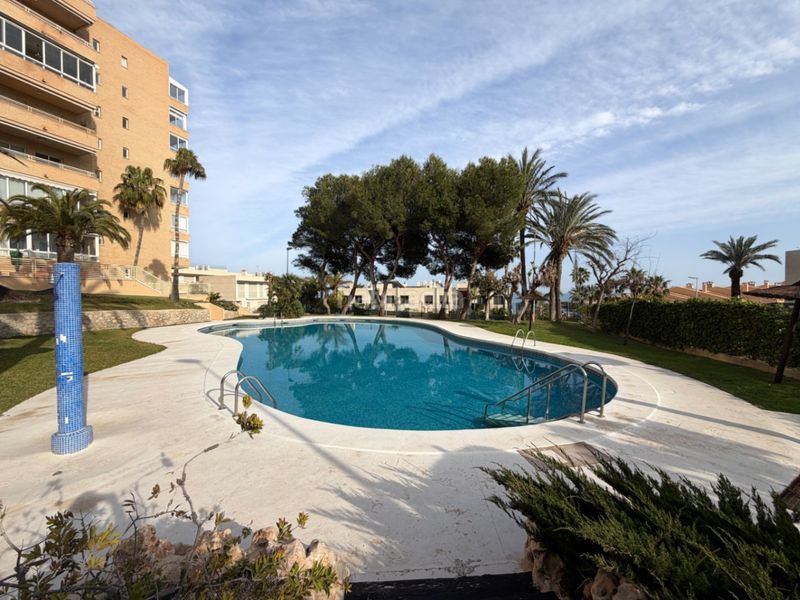 Foto 82ea8baf-02f9-4f1e-8c0b-ff585b291351. Apartament amb calefacció aparcament piscina a Pueblo Español-Coveta Fumá Campello (el)