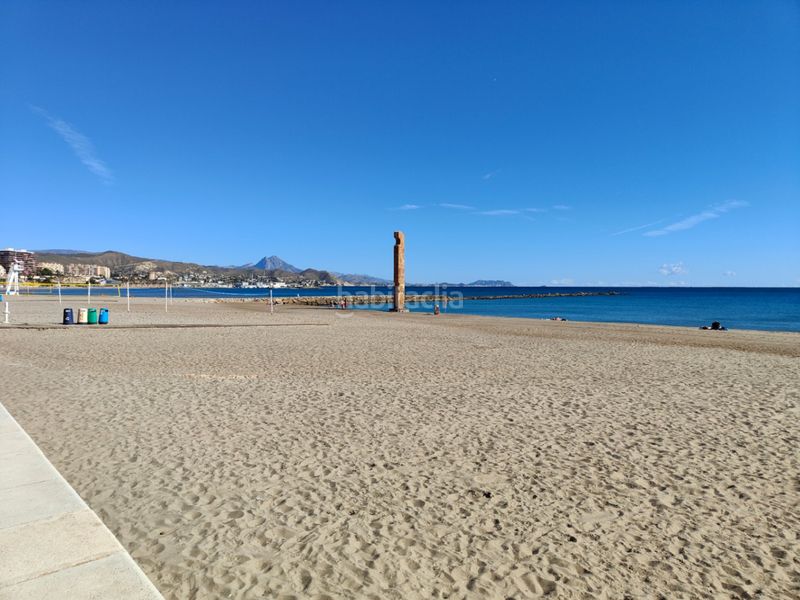Foto f5da5240-fdf5-435d-b3f8-74cd19ce8b67. Apartament amb aparcament a Campello Pueblo Campello (el)
