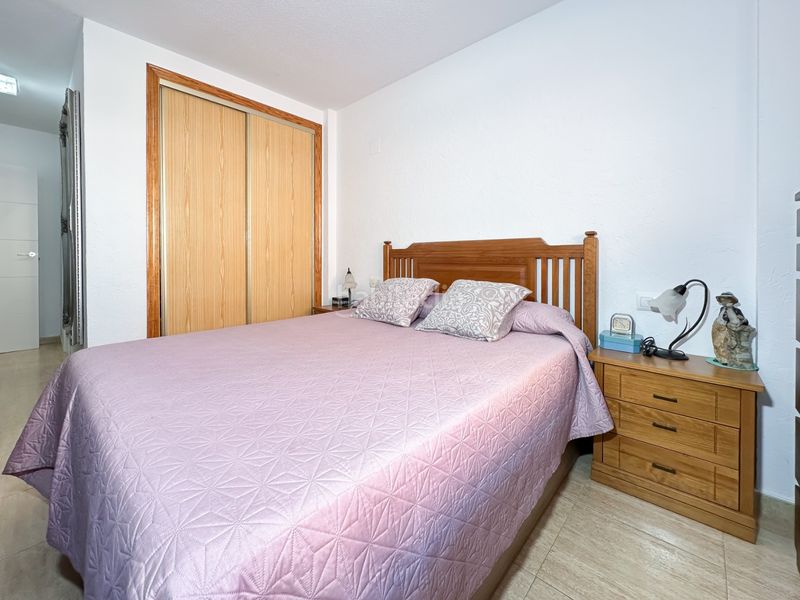 Foto 19aa4b77-d044-4b53-8290-83fbe2ac6672. Apartament amb aparcament a Campello Pueblo Campello (el)