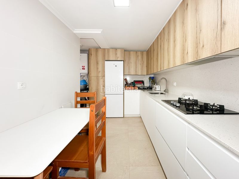 Foto 5a7867a1-5dd8-4759-bbe9-64683c1ee078. Apartament amb aparcament a Campello Pueblo Campello (el)