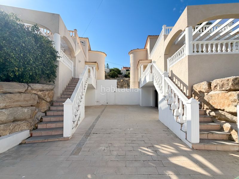 Foto 70e9a9c9-d7dd-44ad-ae5b-d55500ead0e5. Casa amb aparcament a Pueblo Acantilado-Lanuza Campello (el)
