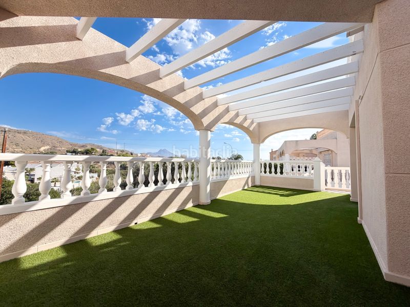 Foto eb150069-47d8-41c6-8c84-fdd03307536b. Casa amb aparcament a Pueblo Acantilado-Lanuza Campello (el)