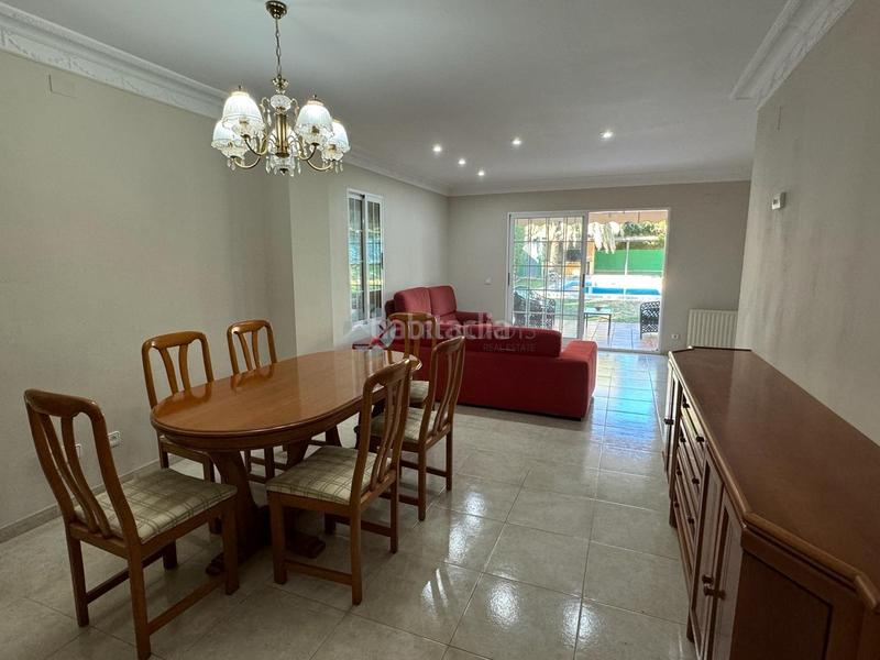 Foto 8df427ed-d816-4efc-8f99-b8c06de6c1c8. Alquiler chalet en Riba - roja de Túria