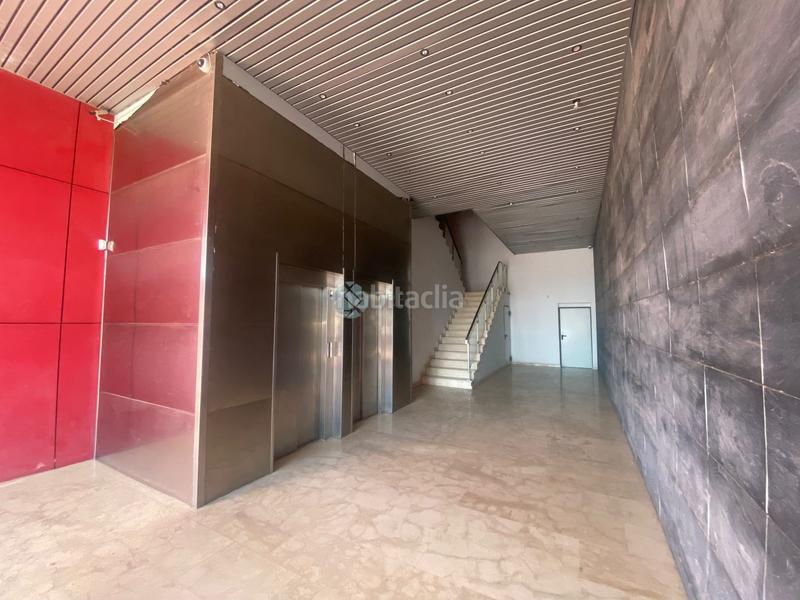 Foto e8a4960a-fb77-41b5-b951-9f851c17516d. Local comercial a Aldaia