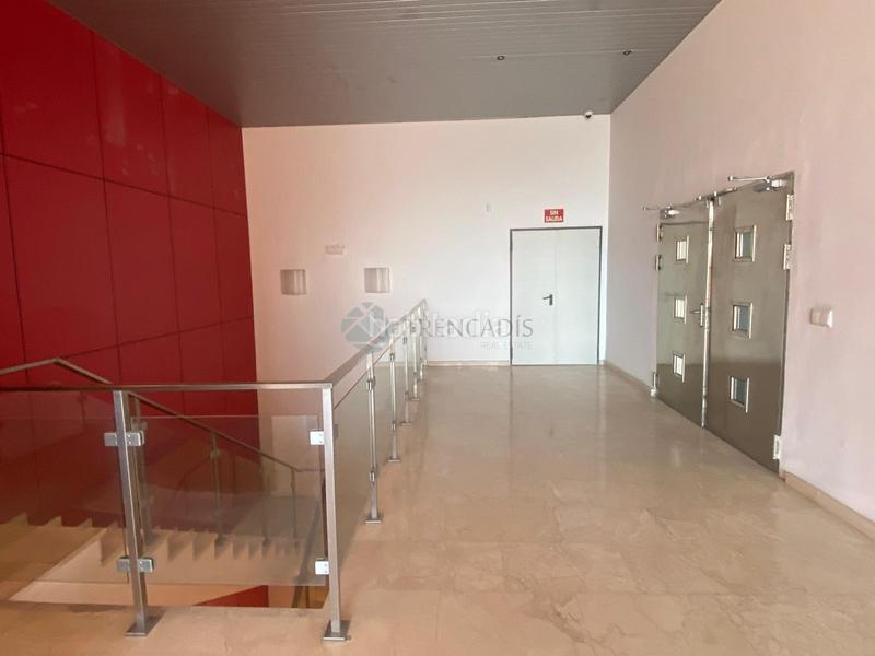 Foto 5d84b2f6-4338-4033-b6f4-9e89e34963e9. Local commercial dans Aldaia