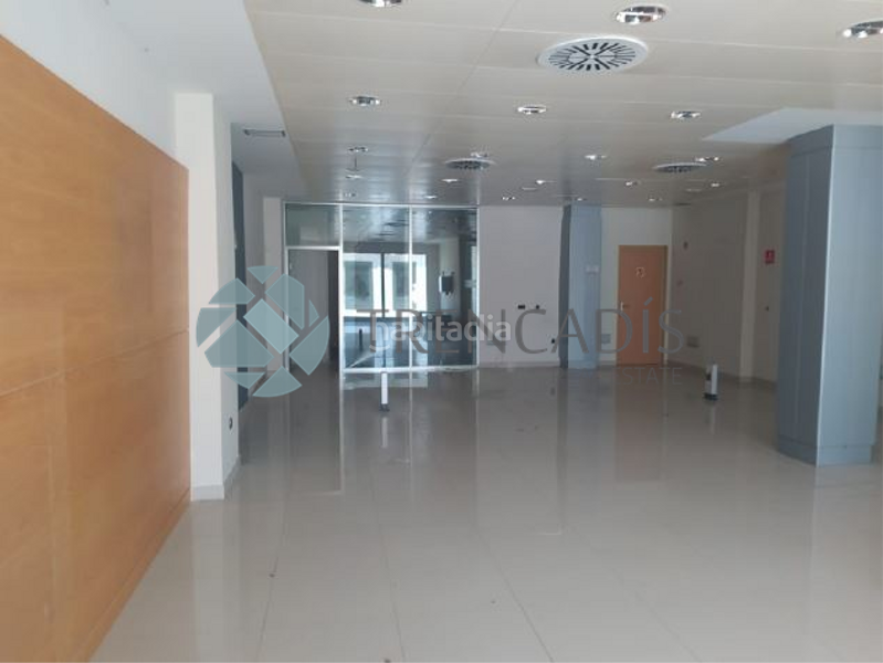 Foto 3f44b782-9a3d-42d5-bf42-a8e4002bc936. Local comercial a Benipeixcar - El Raval Gandia