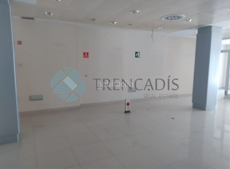 Foto ca1c45eb-0bed-47cf-bc3f-596aa60b904d. Local comercial a Benipeixcar - El Raval Gandia