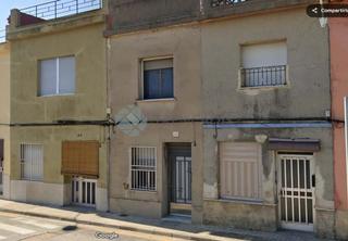 Casa aparellada  Riola