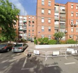 Appartement  Cl belzunegui  pl: pt:b  madrid (madrid). Piso ocupado por persona sin justo título antiguo deudor hipotec