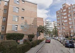 Pis  C/ maqueda n  pl pb pt b. Piso ocupado por persona sin justo título antiguo deudor hipotec