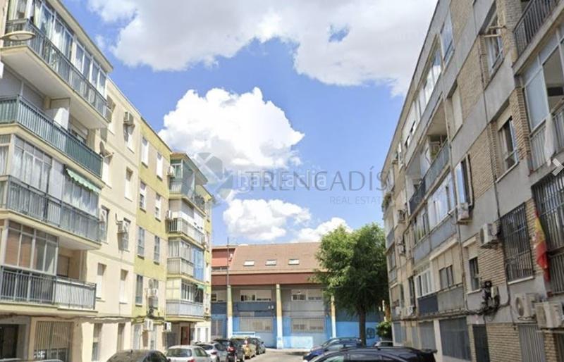 Foto 2a39c75b-5e1b-4d49-9e0a-cd8546506cc8. Piso  ocupado por persona sin justo título antiguo deudor hipotecarioeste inmueble debido a su estado ocupacional no admite visitas en Parla