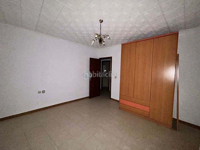 Foto 3053e0f6-eb52-40ac-beaf-283a68067e98. Casa adossada amb aparcament a Navarrés