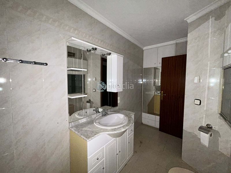 Foto 8d132d1f-e43f-4a11-b81c-f726ac0d40fb. Casa adossada amb aparcament a Navarrés