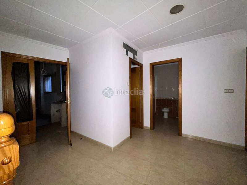 Foto a5b6ccf8-277d-4e23-9f93-c697f2caaaea. Casa adossada amb aparcament a Navarrés