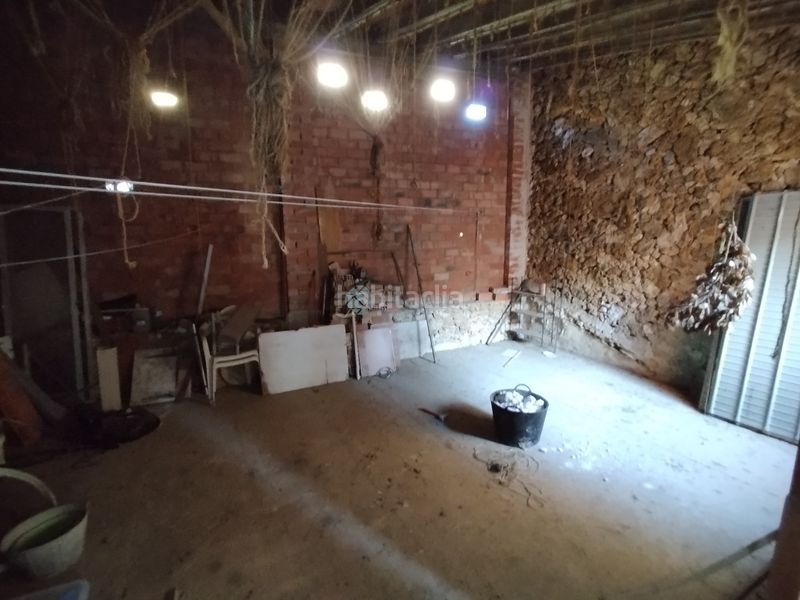 Foto b20dccc7-0ed4-404c-9cfa-9fd40856df55. Casa adossada amb aparcament a Navarrés