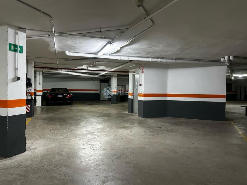 Foto 42169385-cee4-436f-ad32-1e9a1f1b2487. Parking coche en Chilches