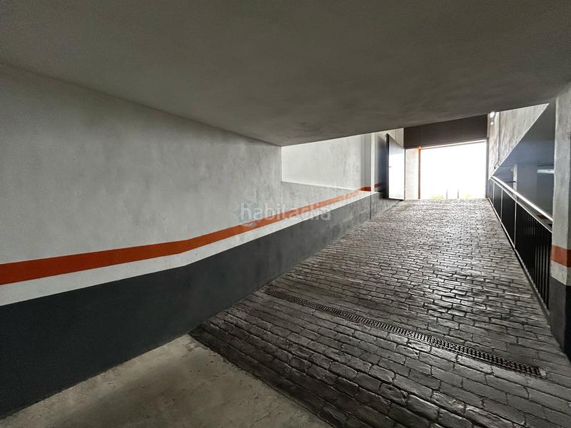 Foto d9b37b05-efce-4abc-adbb-30e97ee8fdd7. Parking coche en Chilches