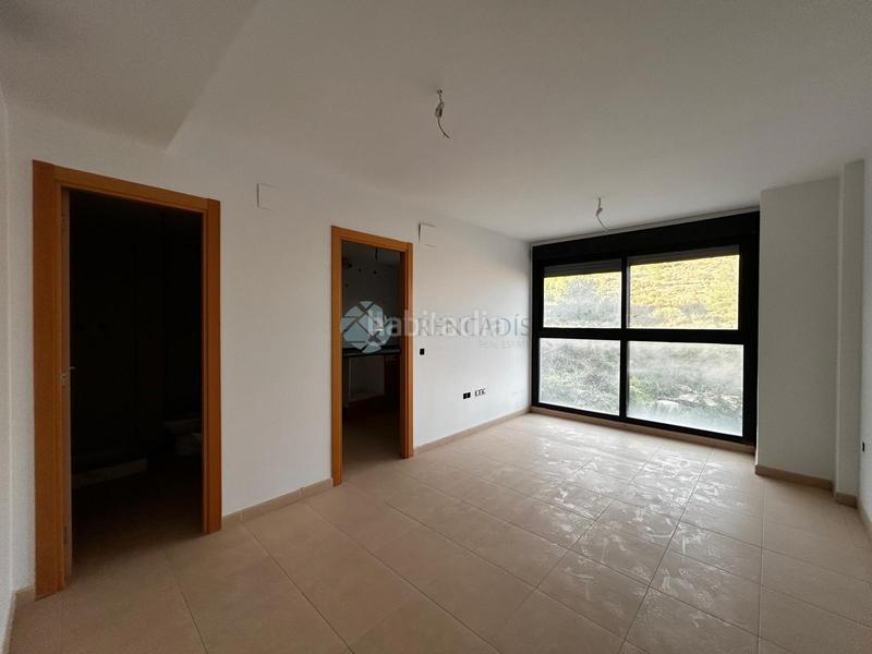 Foto 729d849e-df52-48c3-bd9f-948afc8d2809. Edificio en Vall d´Uixó (la)