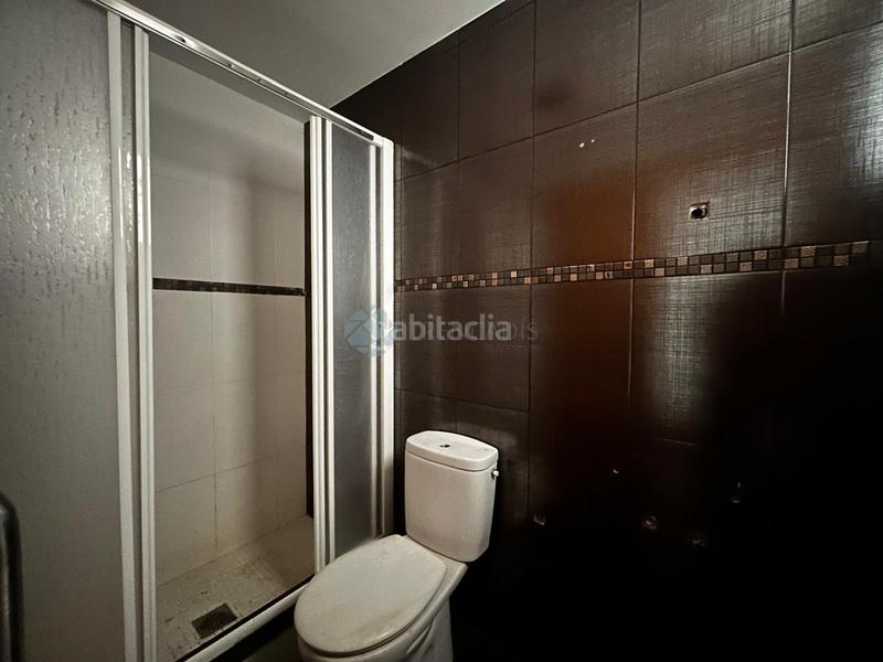 Foto 7ddd3e92-fb9f-4c44-9a6c-4bca5b0fc623. Edificio en Vall d´Uixó (la)