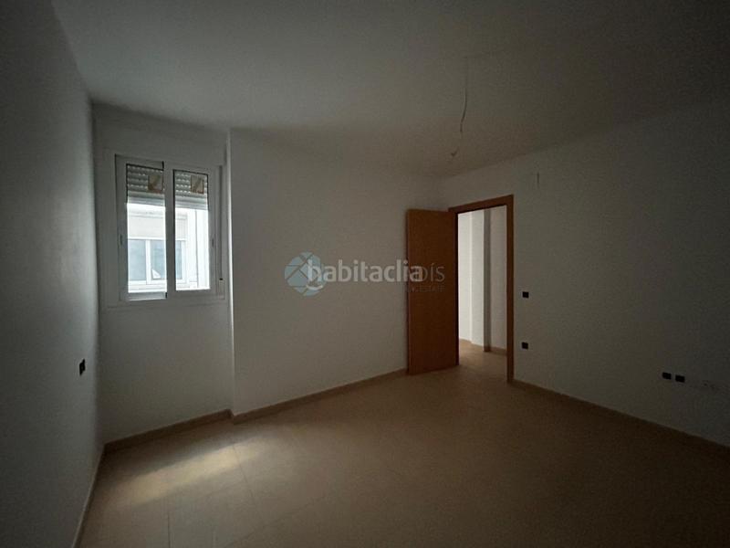 Foto 9f067c65-c82b-4ed3-b656-242efa32a3b0. Edificio en Vall d´Uixó (la)