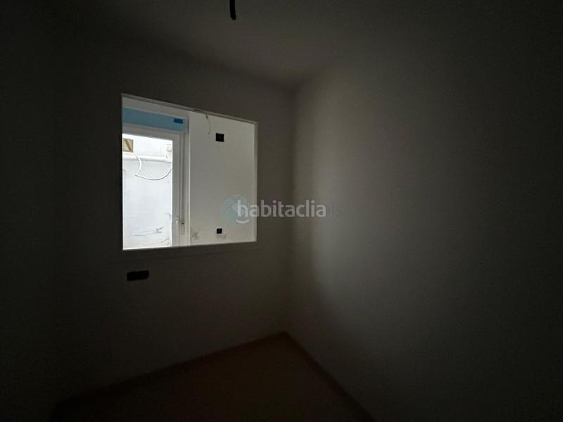 Foto af1dd9ed-5219-424a-84fc-3927e481cc29. Edificio en Vall d´Uixó (la)