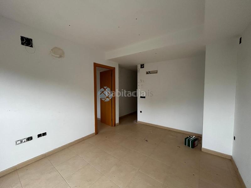 Foto bb4b0b2f-4c7c-45cb-ad34-bbf93e361488. Edificio en Vall d´Uixó (la)