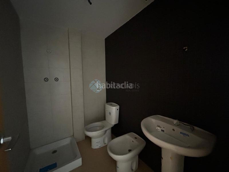 Foto c06fe64a-2f21-4217-b3f4-0c65c6e73ef1. Edificio en Vall d´Uixó (la)