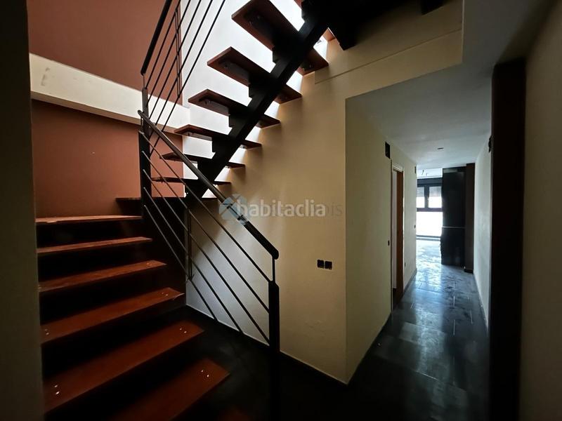 Foto c415349a-2237-44ec-b6a8-727d0f24d83d. Edificio en Vall d´Uixó (la)