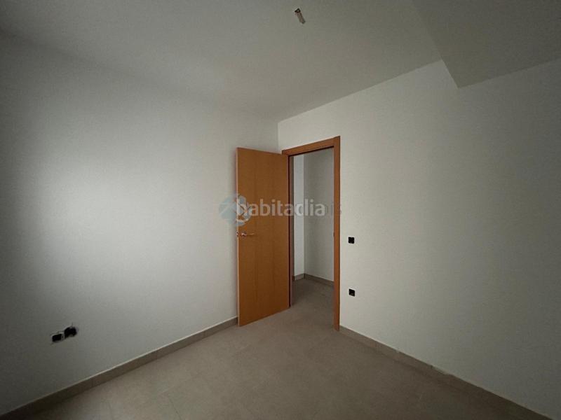 Foto dc0d8cdc-64a7-4d79-bfd2-65463cad36dd. Edificio en Vall d´Uixó (la)