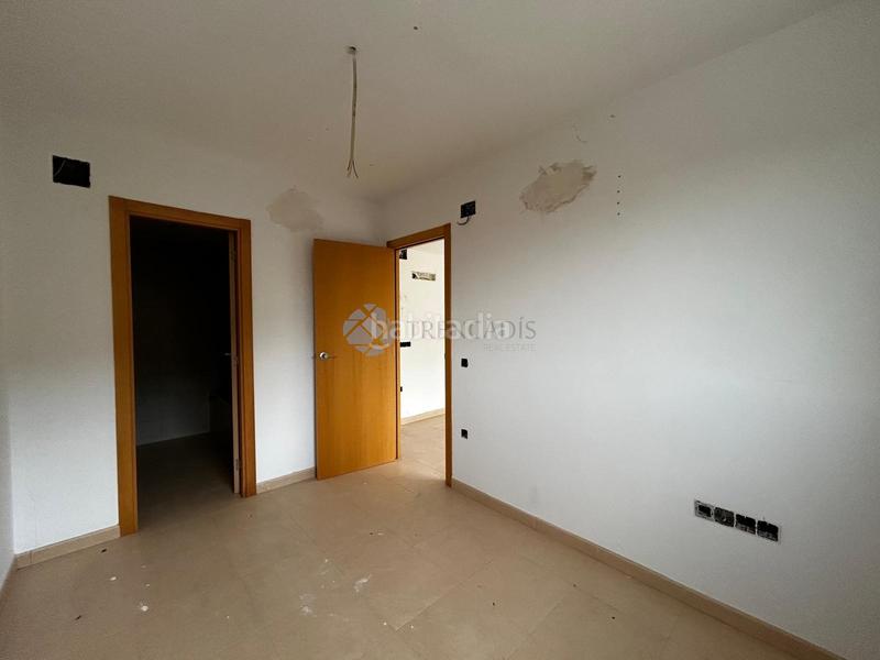 Foto dd4fa2ee-d784-42dc-8f34-05dcfaaaef1c. Edificio en Vall d´Uixó (la)