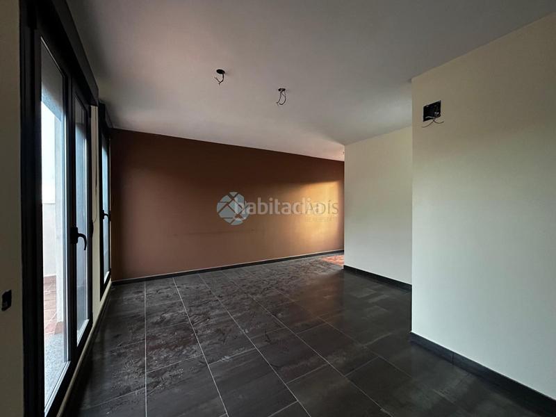 Foto e138719c-e1ef-4c4e-a20d-e53770766b87. Edificio en Vall d´Uixó (la)