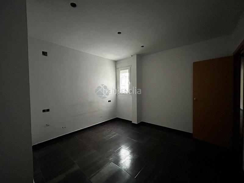 Foto fedc52e4-49e9-4890-9fef-5ae5bd5dcf82. Edificio en Vall d´Uixó (la)