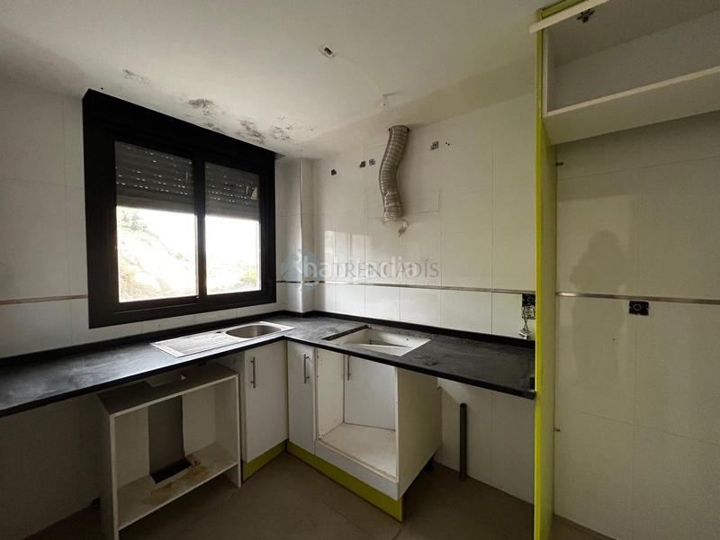 Foto fefafc2d-e5b9-451e-90a3-1d675c142b27. Edificio en Vall d´Uixó (la)
