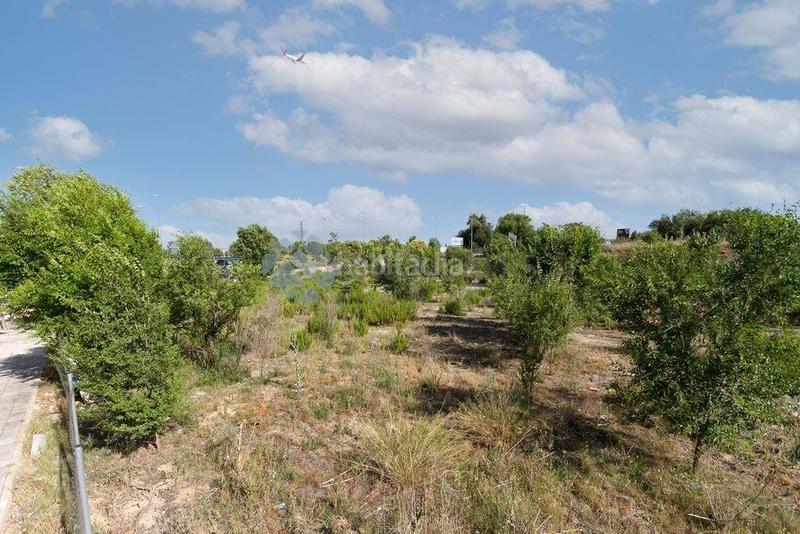 Foto 8b38f22d-d0b6-46b0-abee-8270744df0f5. Terreny residencial a Rejas Madrid