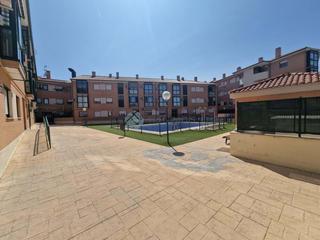 Etagenwohnung  Numancia. Se vende vivienda con garaje y  trastero! dispone de 106 m en ur