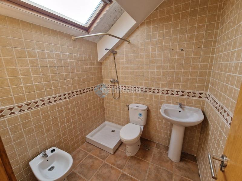 Foto 11051b16-7cce-46b2-98c0-be9049fe9484. Piso ático abuhardillado con plaza de garaje a la venta en el municipio , madrid.la vivienda está distribuida en salónco en Ciempozuelos